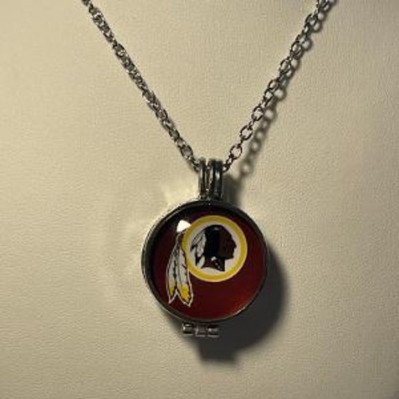 Washington Redskins NFL Football Aromatherapy Charm with 20 IN Silver Chain NEW! - Picture 1 of 3